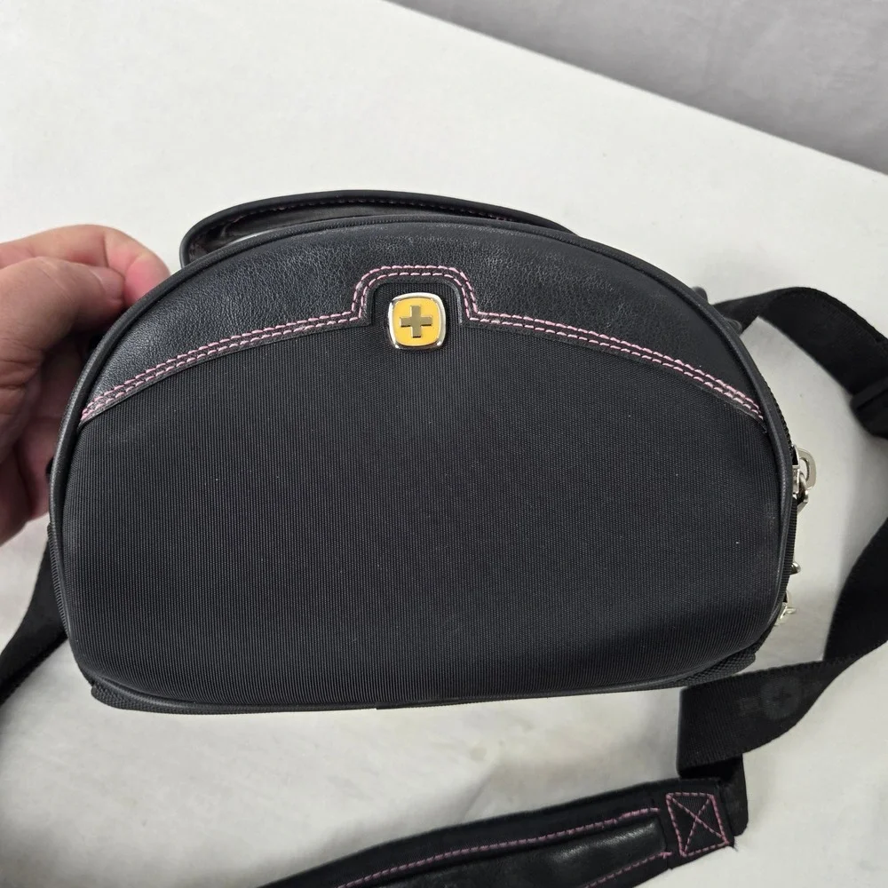 Wenger Swiss Army The Rhea Camera Bag Shoulder Travel Black Pink Padded Secure